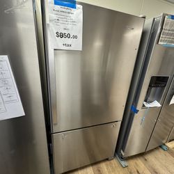 Bottom Freezer Refrigerator 