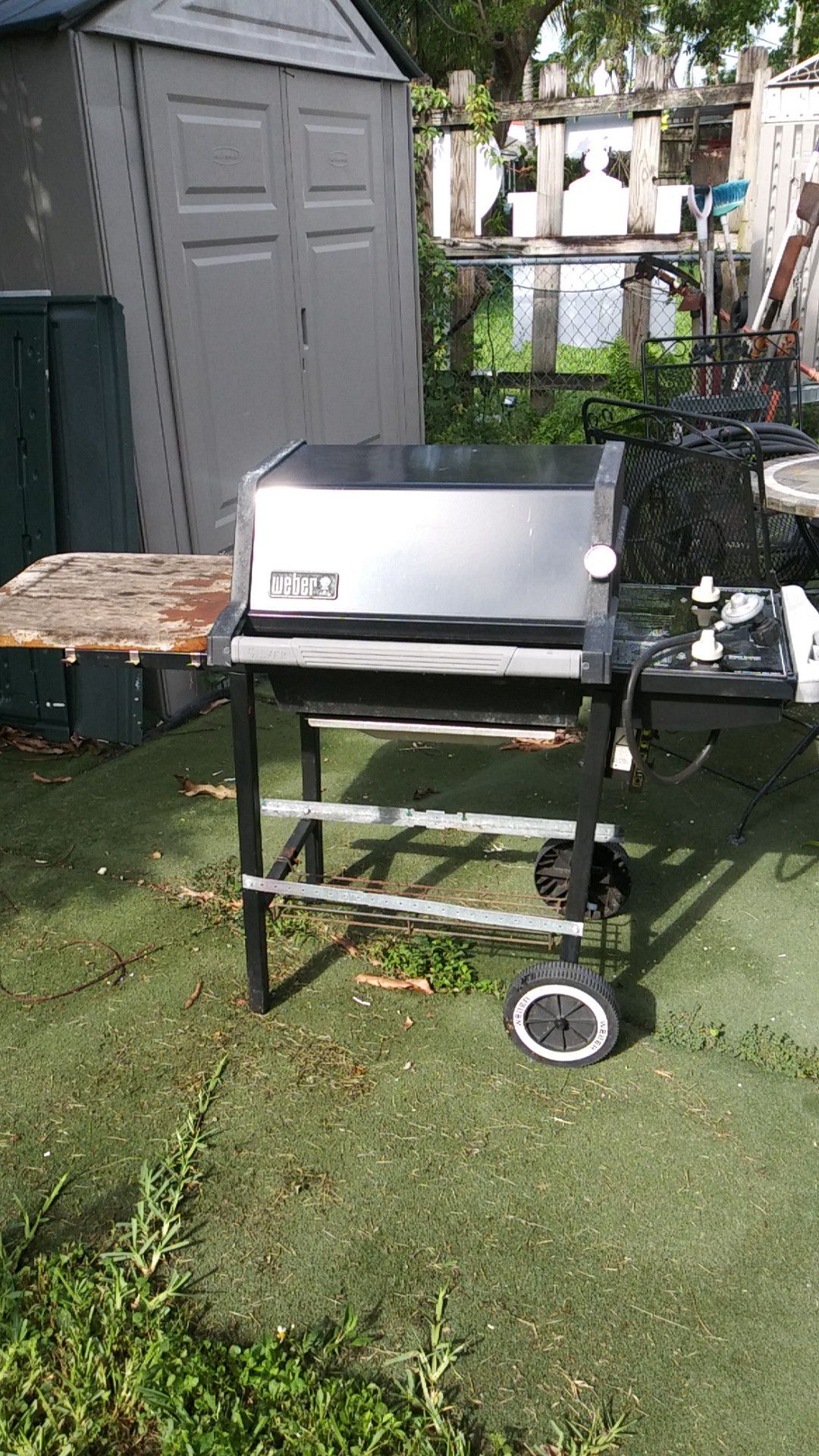 Weber barbecue BBQ Grill works good