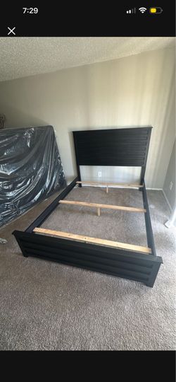 Furniture queen size bed