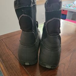 TOTES SNOW BOOTS SZ 2 PRETEEN SEE DESCRIPTION 