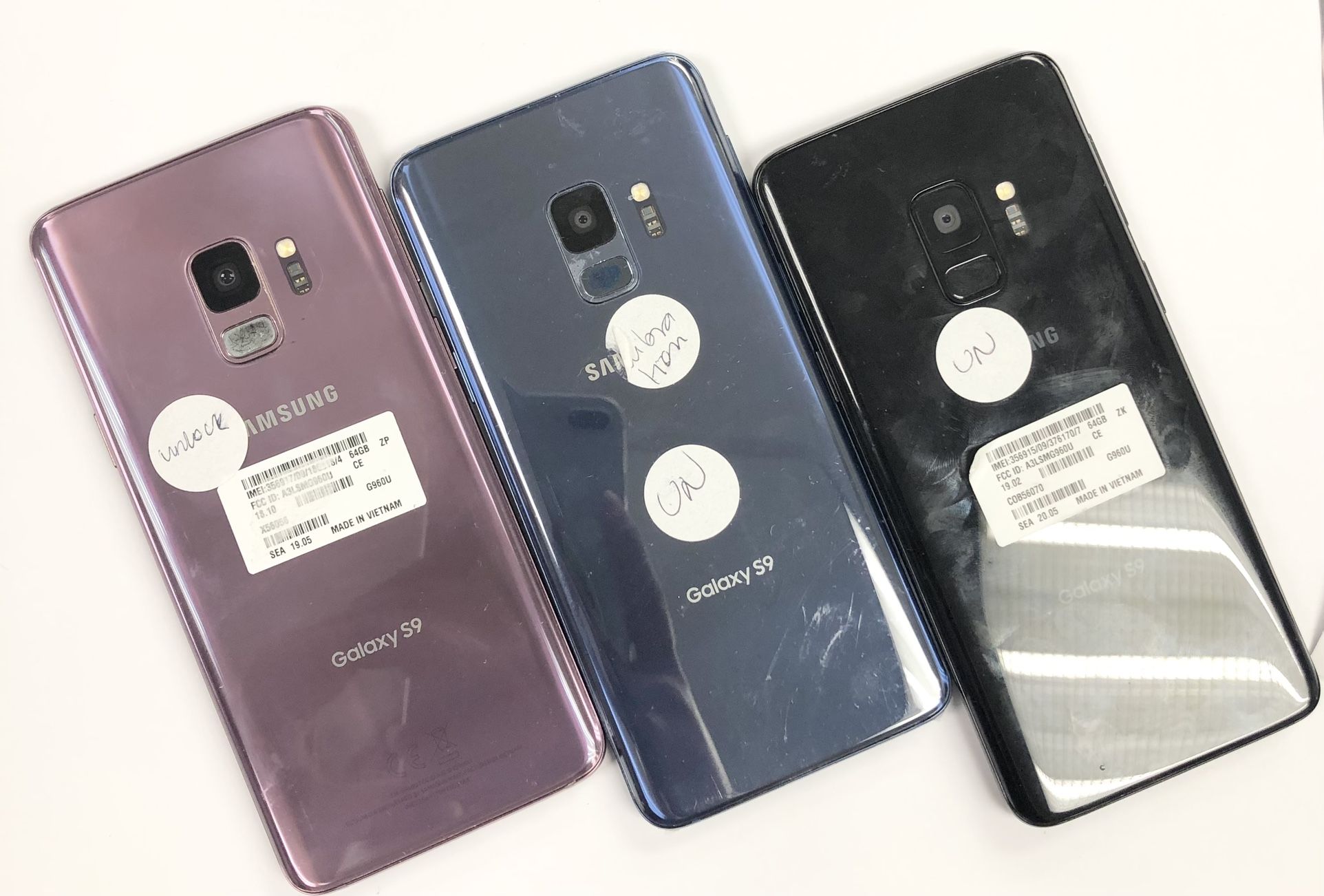 Samsung galaxy s9 unlocked sold with store warranty Each