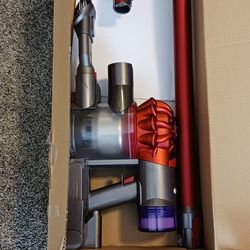 Dyson V8 Cordless Vacuum 