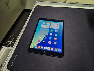 Apple iPad 8th Generation 128 GB WiFi + LTE