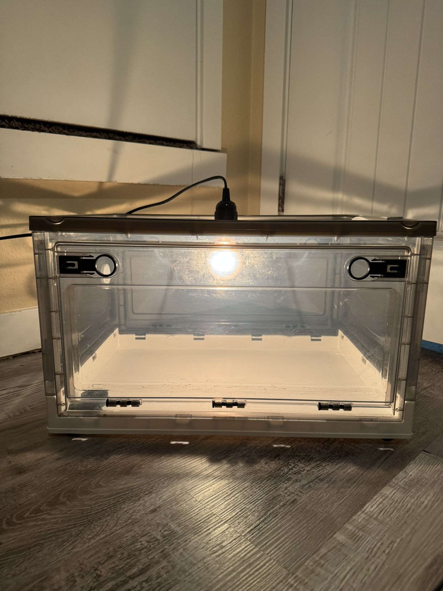 Whelping Incubator