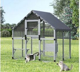 Outdoor cat enclosure