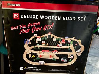 Snap-on 90-Piece Deluxe Wooden Road Set