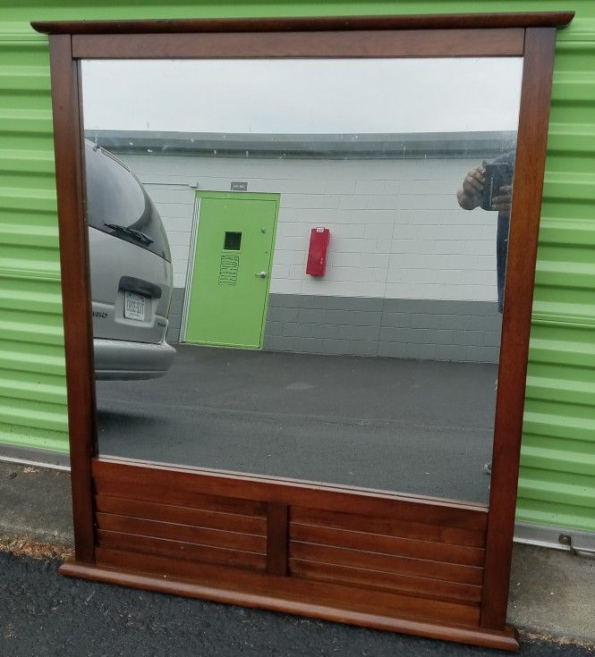 Nice Dresser Or Wall Mirror 37 In Wide 46 In Tall 30 Firm