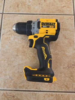 DEWALT 20V XR Brushless Cordless1/2 in. Drill/Driver kit