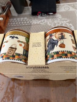 DO YOUR RESEARCH ONEIDA DEBBIR MUMM Set of 4 Mugs