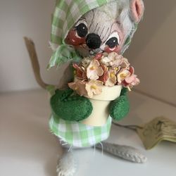 Vintage 1965 Annalee Mouse Holding Bucket of Flowers with Orginal Tag Attached