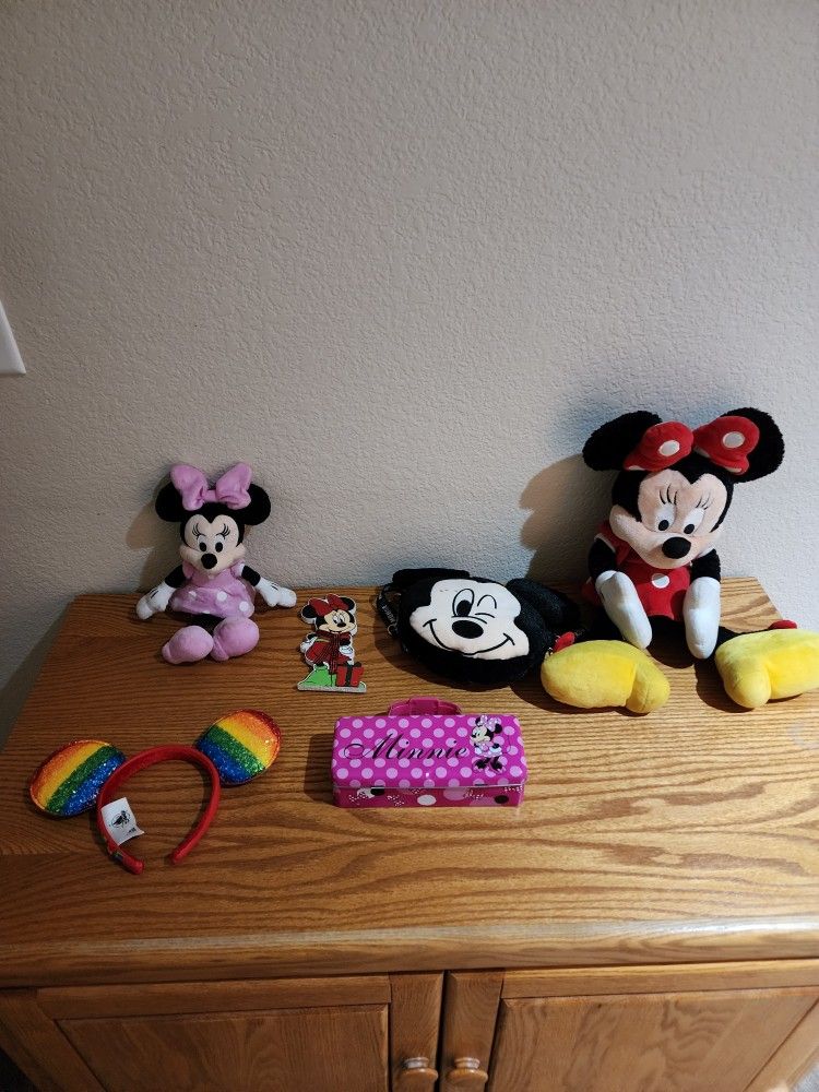 6 Piece Minnie Mouse Lot. Will Not Seperate. Avondale