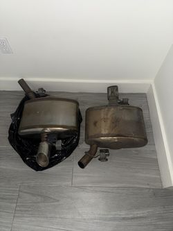 2017 Land Rover Range Rover Sport 5.0L Exhaust Muffler OEM - (LR047854)