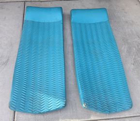 Frontgate 3" pool floats