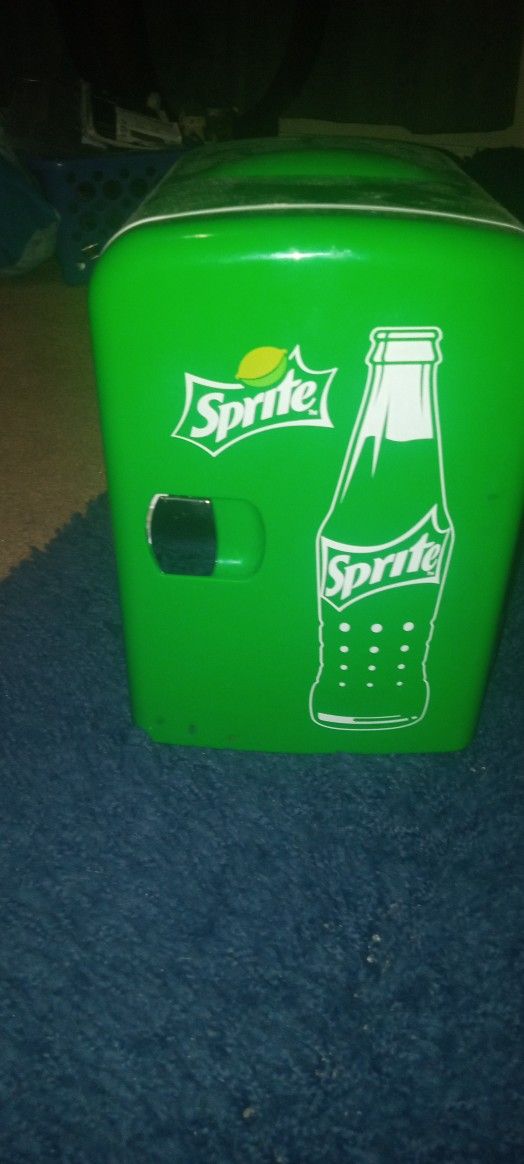 6 Can Mini Fridge