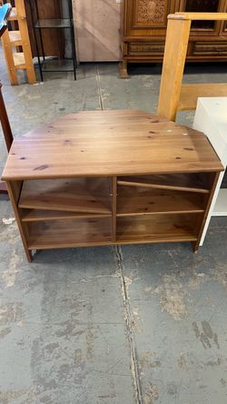 (In store) corner pine wood veneer symbol stand