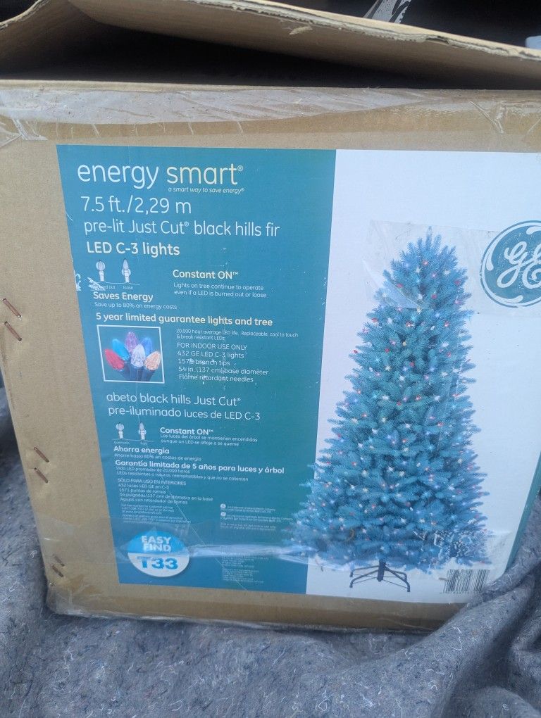 7.5' GE Black Hills Fir Christmas Tree w/lights