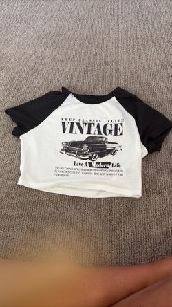 SHEIN, Cropped Graphic Tee Shirt, Black And White