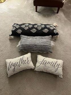 Pillows like new high-quality