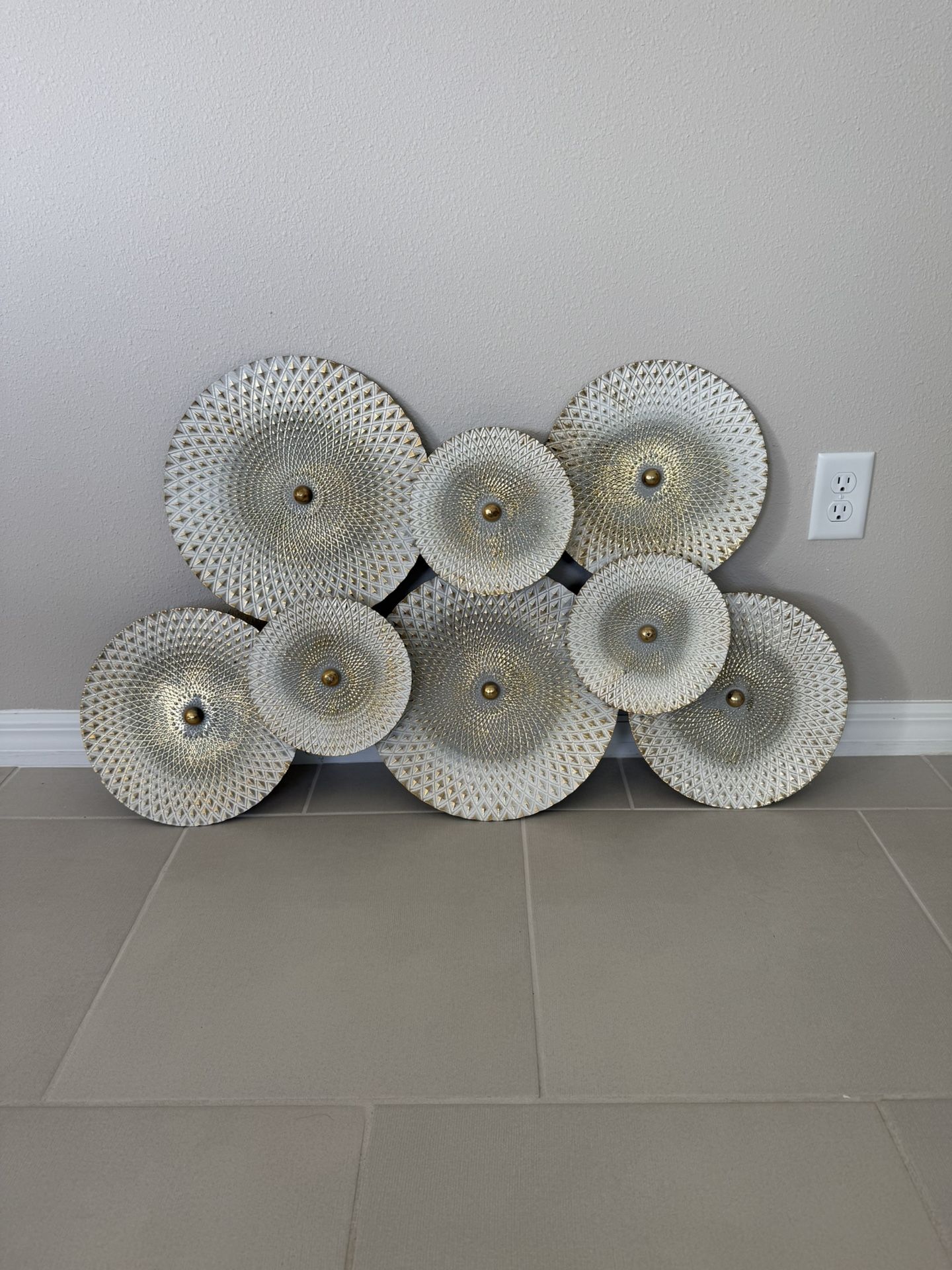 White & Gold Metal Textured Plates Centerpiece Wall Decor, 41x24