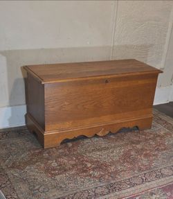 Lane & Company Vintage Hope/Blanket Chest. 40"lenght x 20"heigth x 15"deep, Excellent Condition, Priced Fairly.