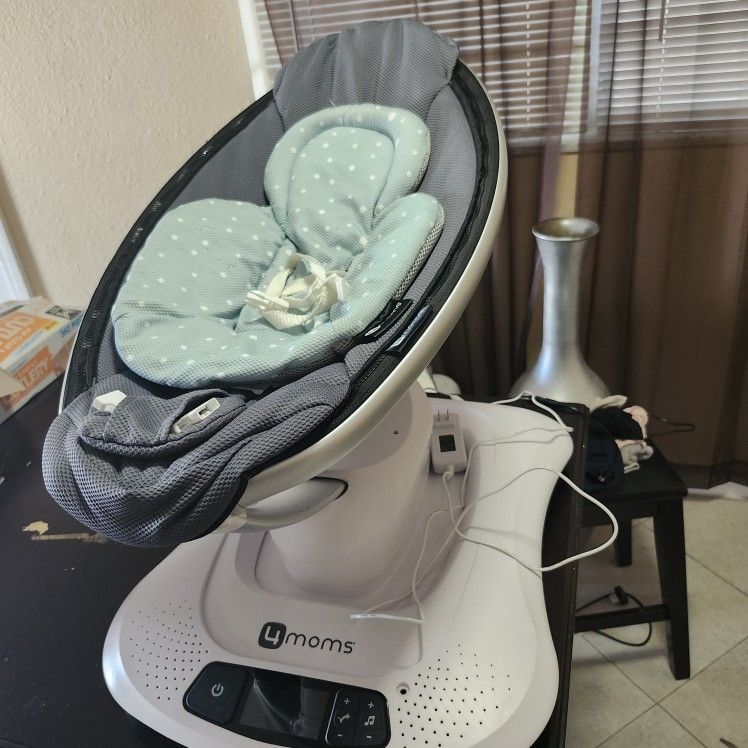 4Moms MamaRoo Baby Swing