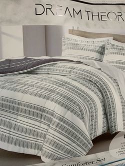 Dream Theory 7-Piece Queen Comforter Set