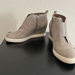 2 Pairs Women’s Boots