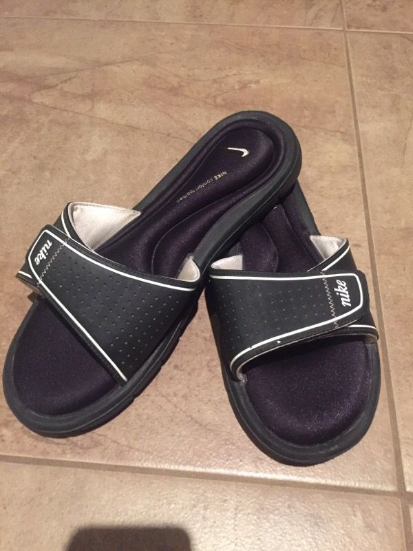 Nike slides