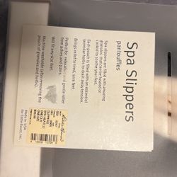 SPA SLIPPERS One Size Fits All.   New In Box. 
