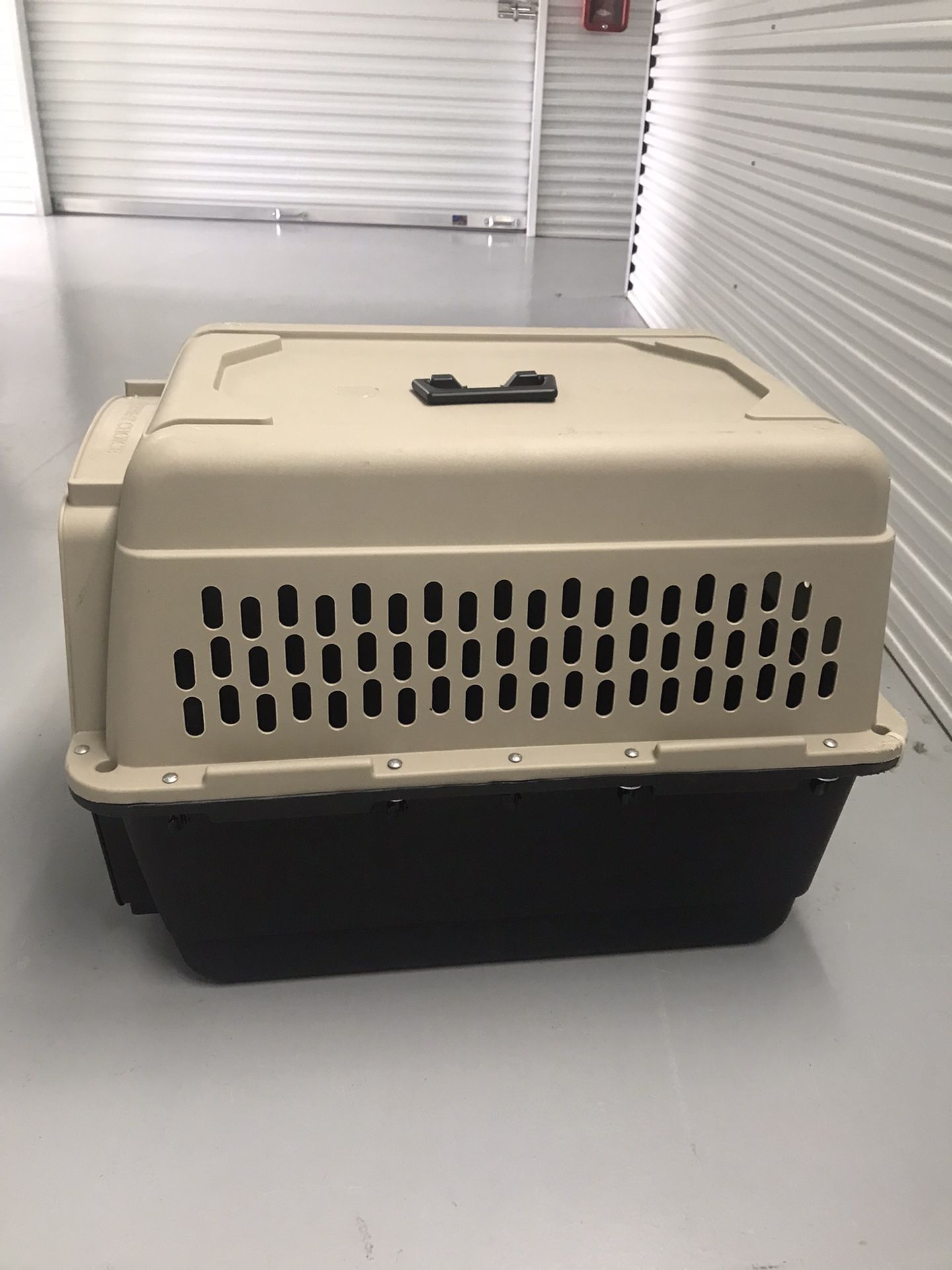 MEDIUM DOG CARRIER for Sale in The Woodlands, TX OfferUp