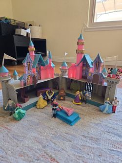 Dinsey Princess Castle and Figurines