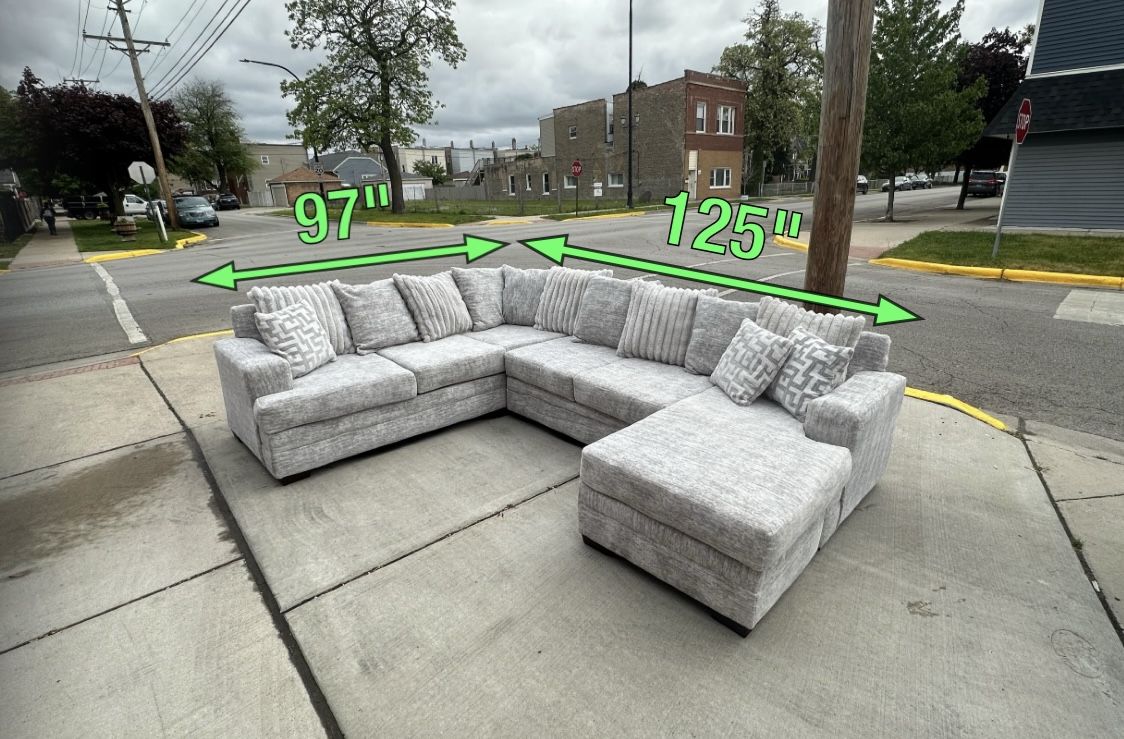 3 Piece Gray Sectional W/ RAF Chaise 