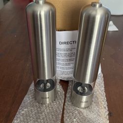 Uline Salt And Pepper Grinders