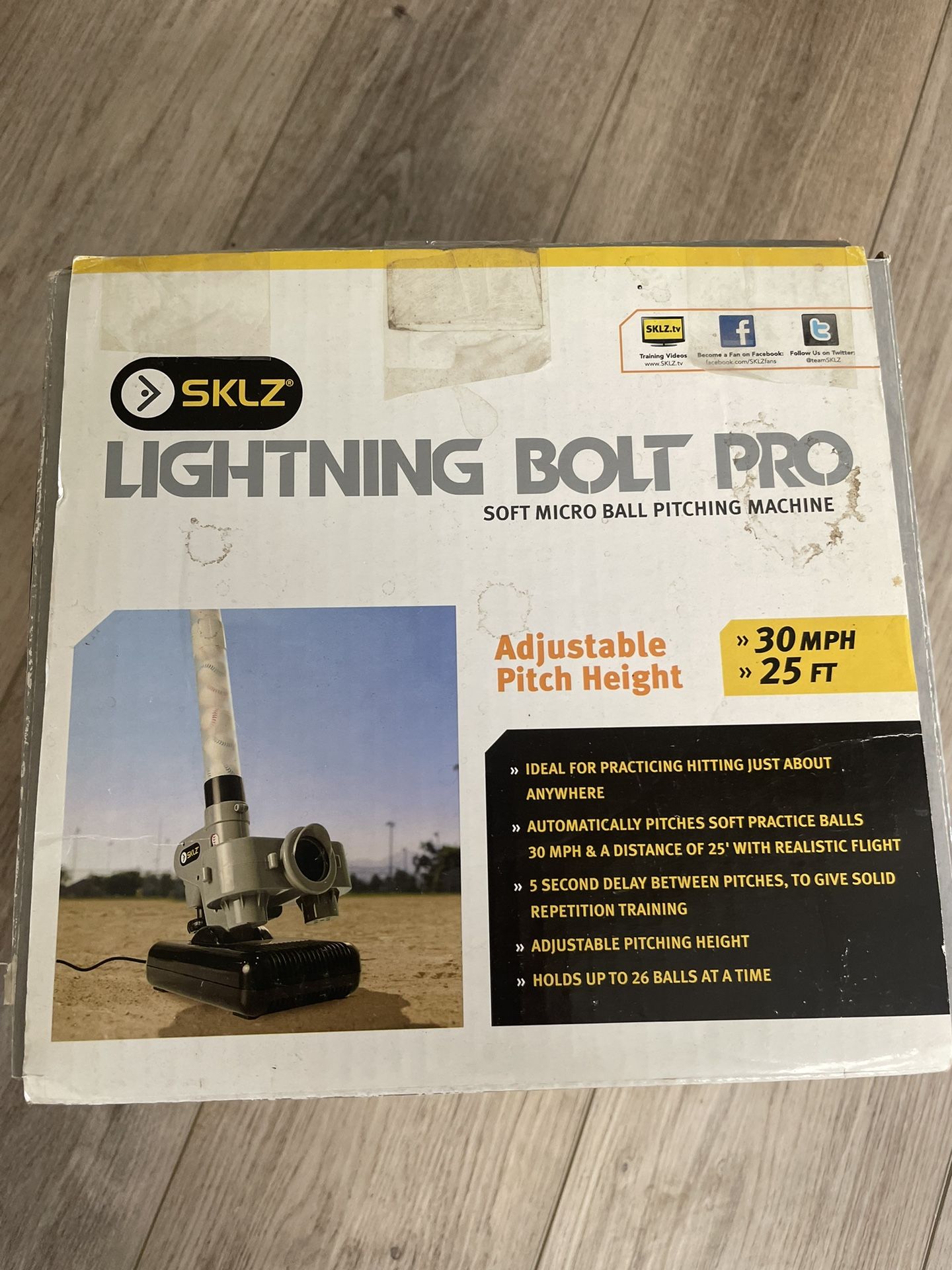 SKLZ Lightning Bolt Pro Pitching Machine