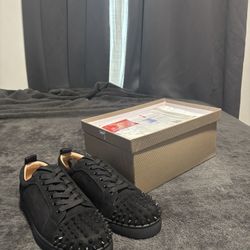 Red bottoms size 9,9.5,10.5