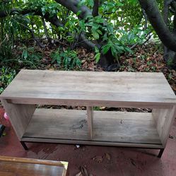 Free TV stand