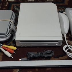 NINTENDO WII 128GB SYSTEM CONSOLE WITH 80 GAMES