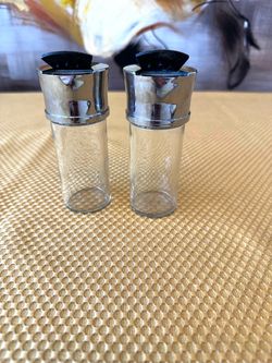 Glass Salt and Pepper Shaker Set