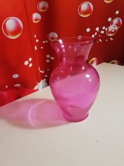 Beautiful โค๏ธโค๏ธPink Glass Vase