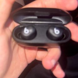 beats solo buds *BRAND NEW* *price negotiable*