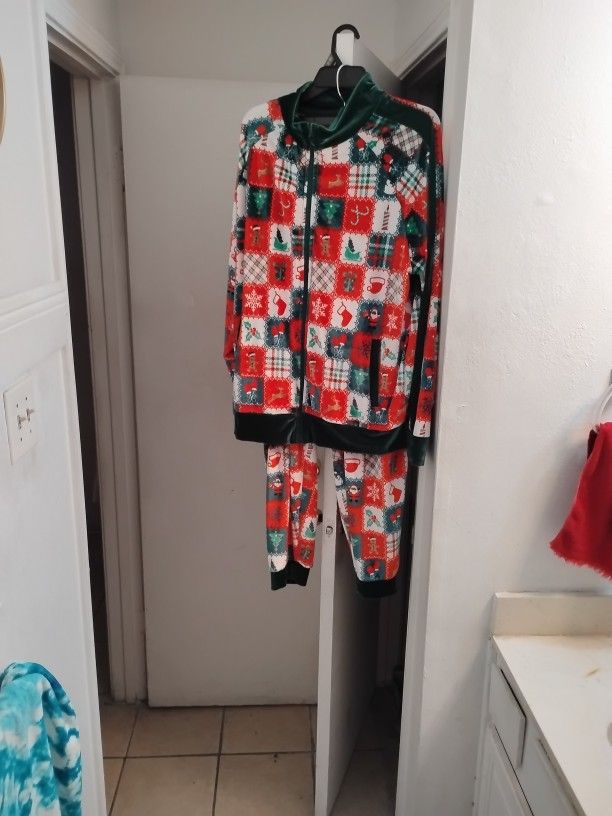 Nice Two Piece Christmas Outfit For Men