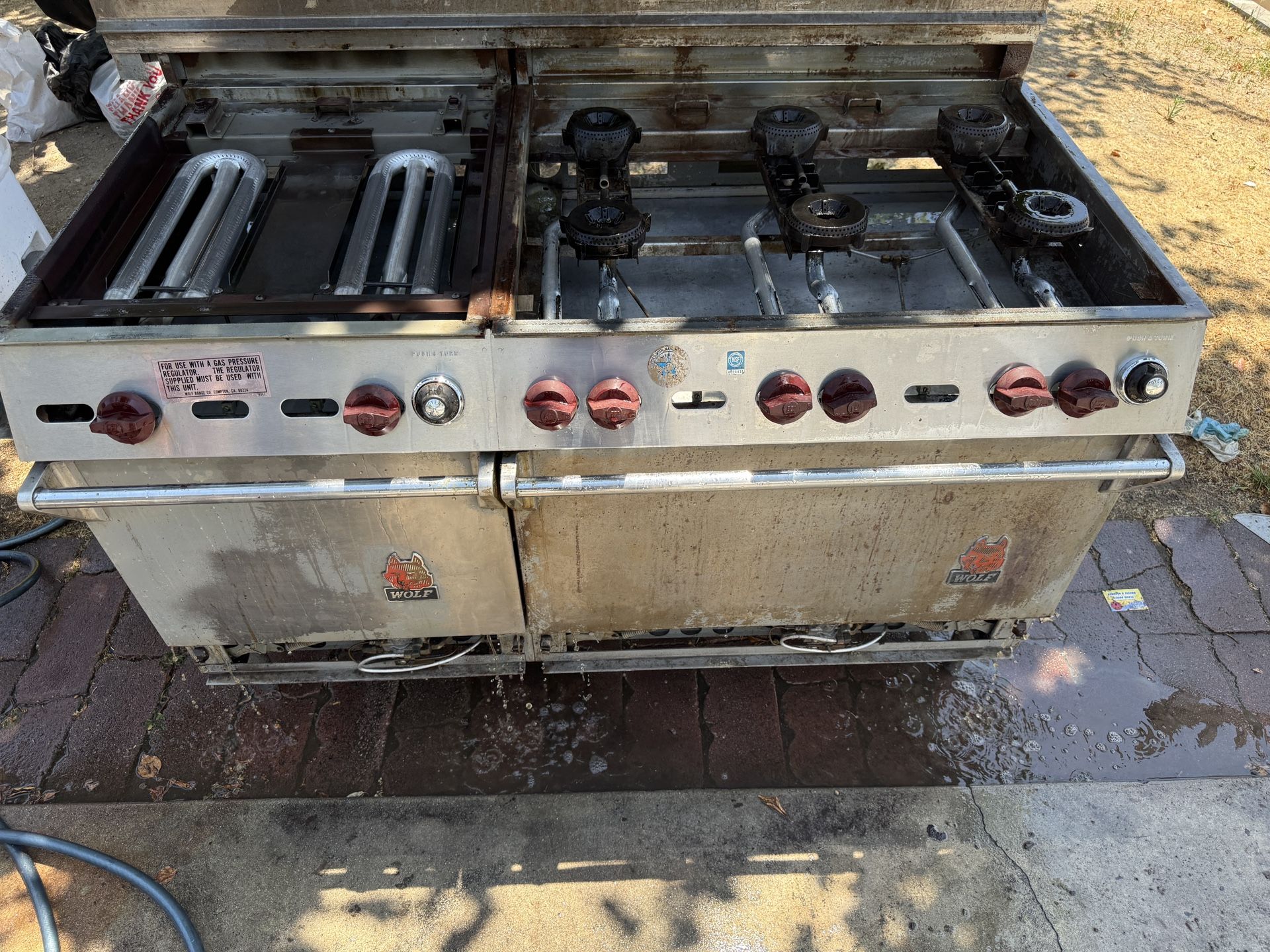 Use Brand Model Wolf 6 Burners 2 Ovens 1 Flat Grill