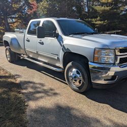 2012 Chevy 3500 Ltz Duramax W/Allison Transmission 