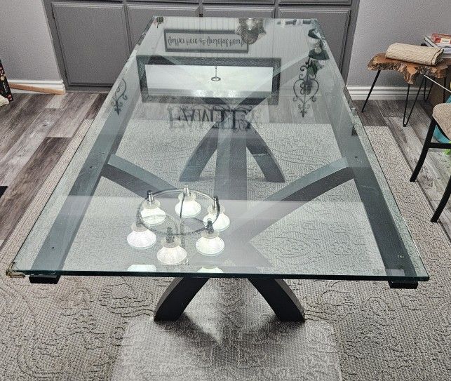 Really Nice Glass Top Dining Table 