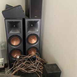 Yamaha Receiver And Klipsch Home Theater Speaker System 