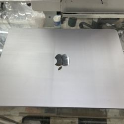 ✅ 13" M2 16GB Ram Apple MacBook Air 8 CPU/10 GPU MacOS 15 Sequioa