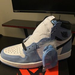 Jordan 1 University Blues 8.5
