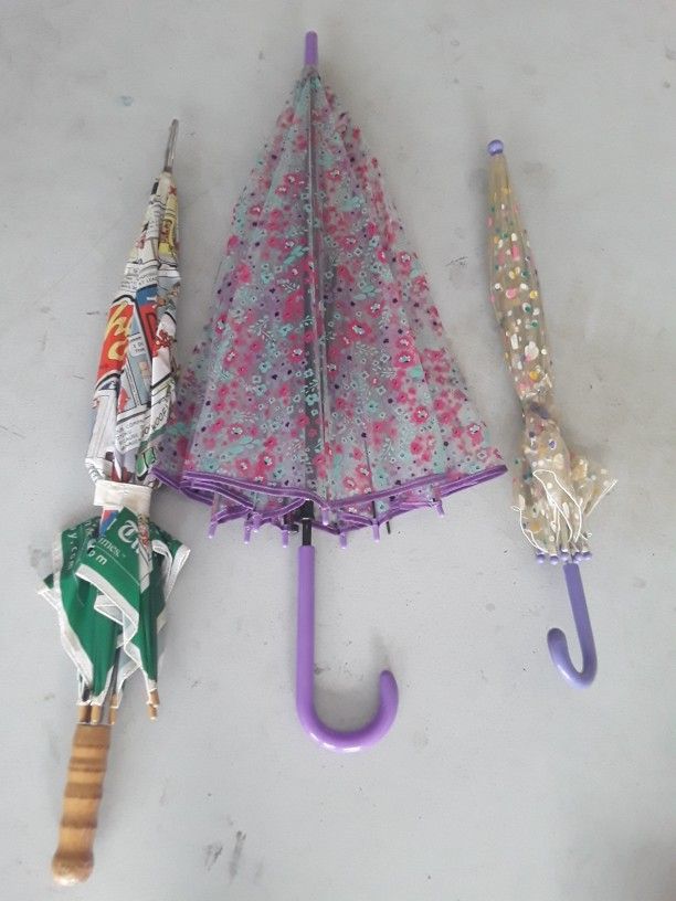 Rain And Sun Umbrellas In Weeki Wachee Spring Hill