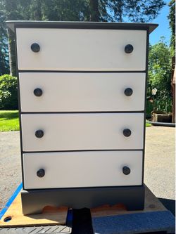 Solid Wood 4 Drawer Dresser