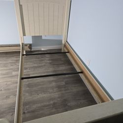 Girl's Twin Bed (Frame)